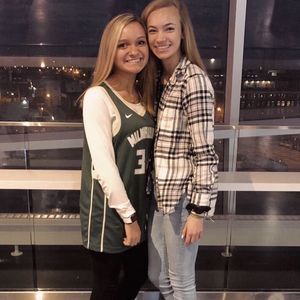 Meet your Posher, Ellie